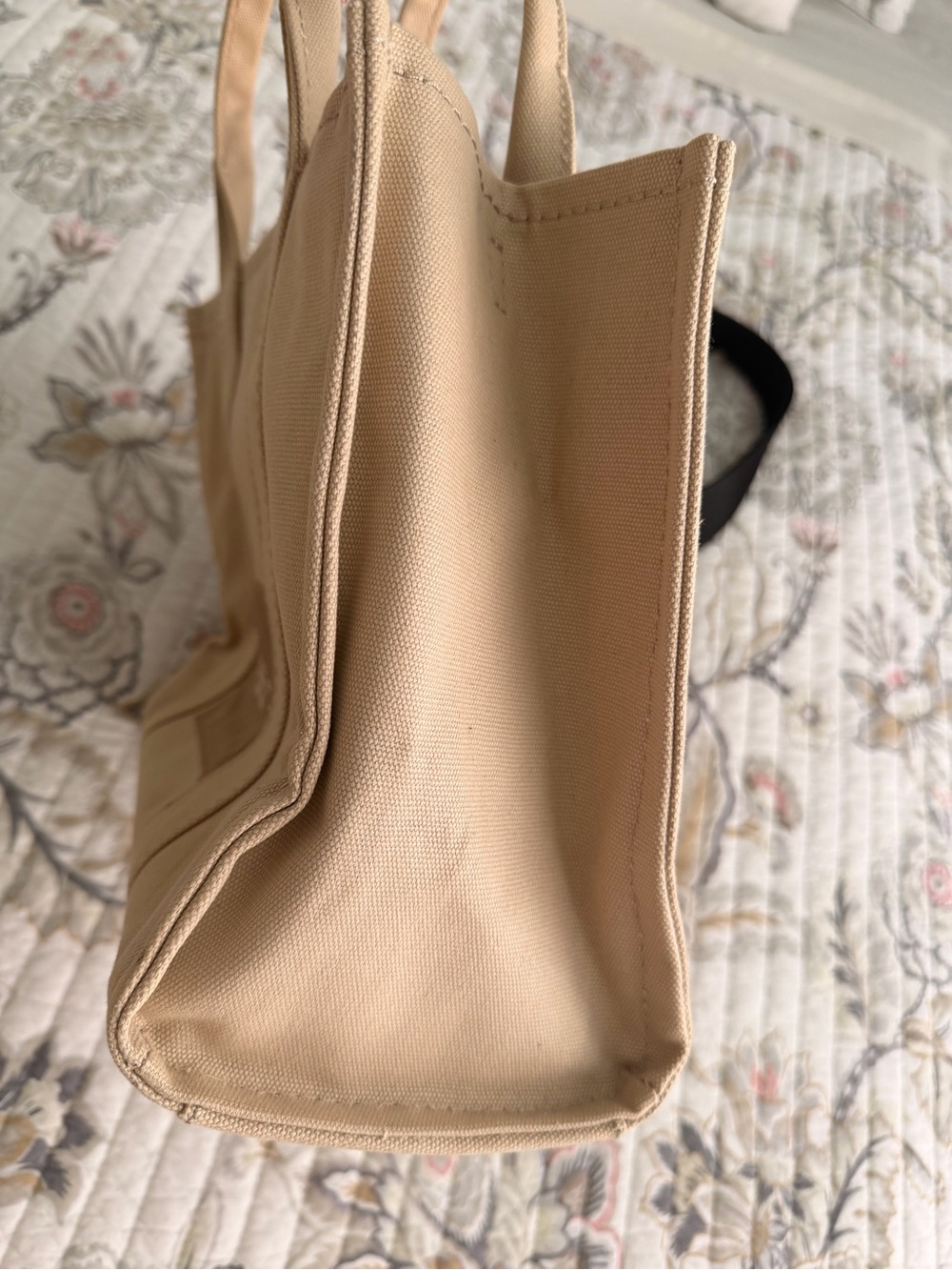 Marc Jacobs Beige Canvas Tote with Removable Black Strap - Picture 5 of 7